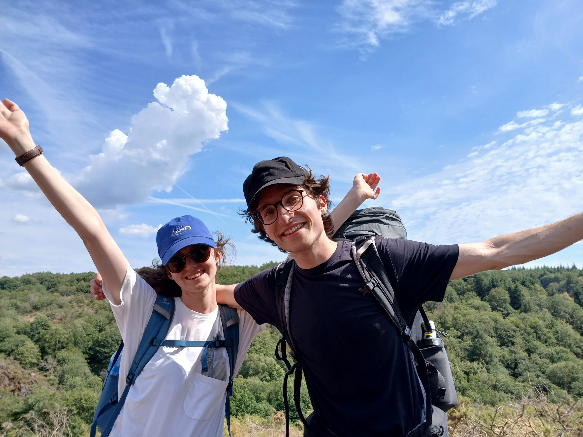 Ombline et Gonzague en randonnée en forêt de Brocéliande